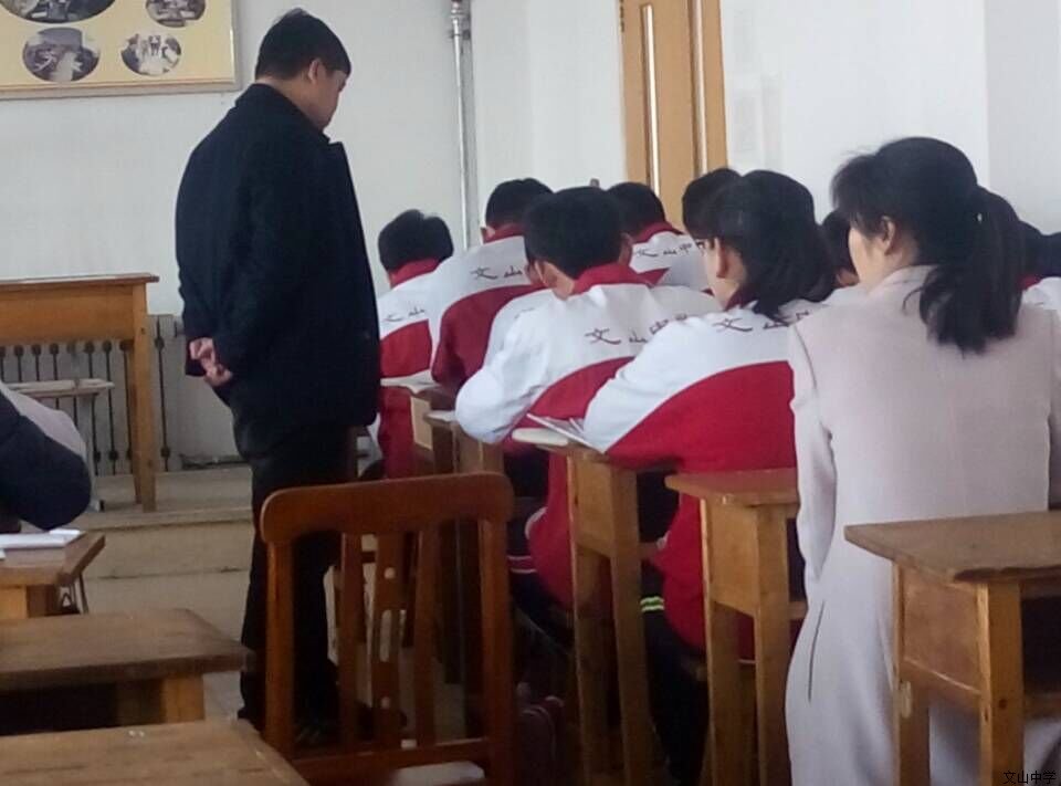 物理教研室举行每周一课暨集体备课活动