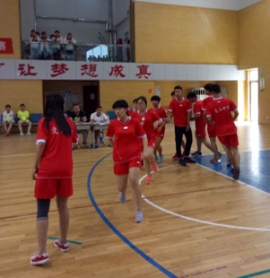 我校健儿显身手，运动骄子竞风流  ——我校跳绳比赛四连冠