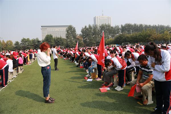 献礼华诞 | 我校2017级成人礼：永久奋斗，报效祖国！