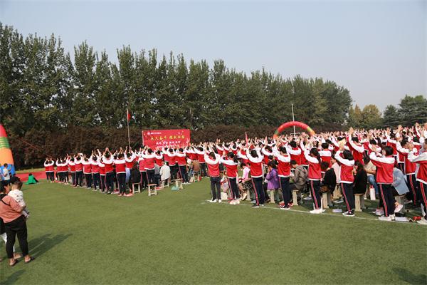 献礼华诞 | 我校2017级成人礼：永久奋斗，报效祖国！