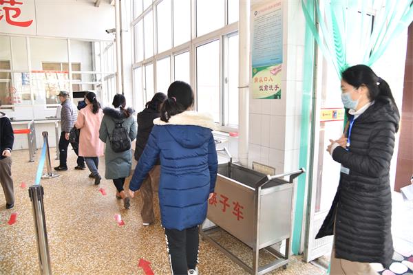 我校举行开学疫情防控模拟演练！