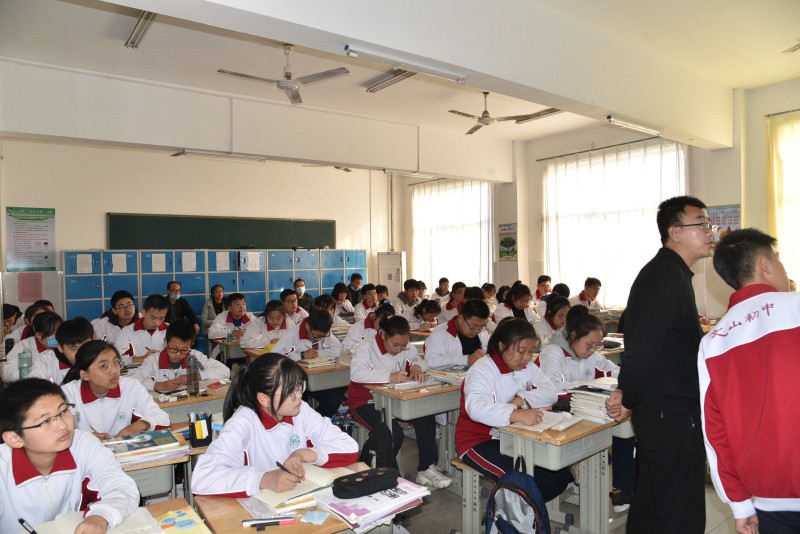 博兴县教育考察团来我校参观考察