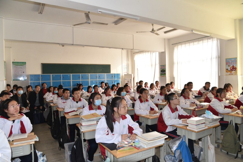 博兴县教育考察团来我校参观考察